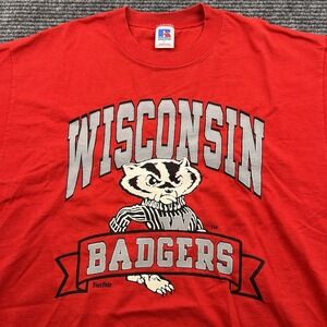 Vintage Wisconsin Badgers Men's Size Large Red T Shirt  Basketball Made In USA